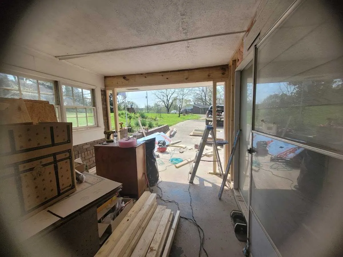 Air movers and dehumidifier for Water Mitigation Services in Terrytown