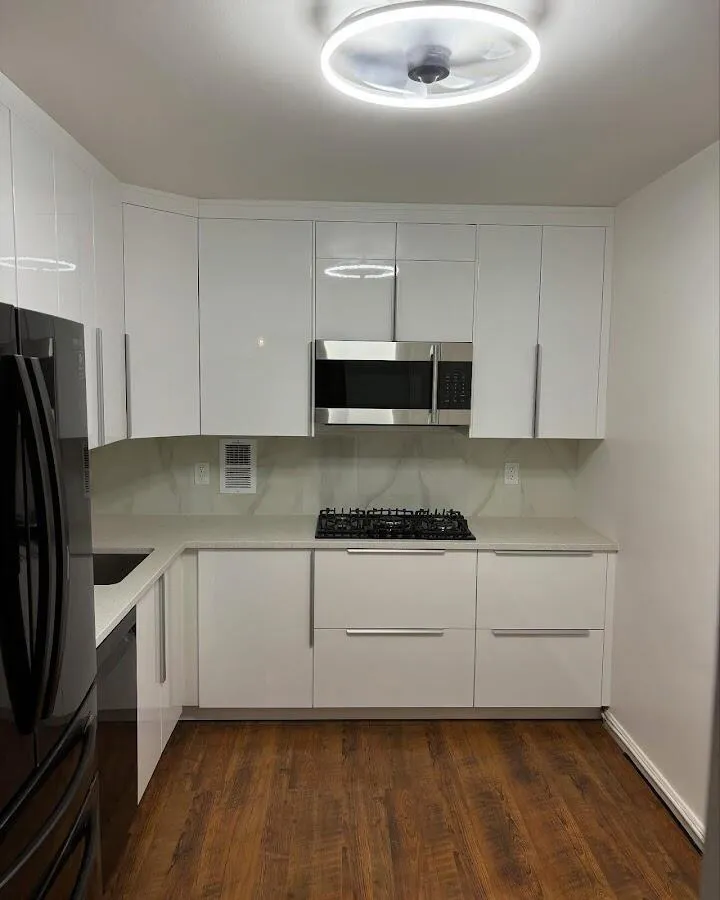 Renovated kitchen with quartz countertops in Terrytown